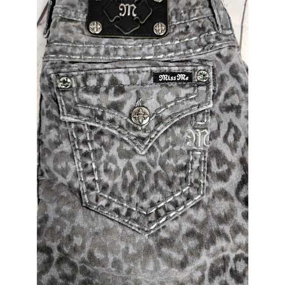 Miss Me Jeans Women’s Sz 27 CARGO SIGNATURE RISE SKINNY LEOPARD PRINT Inseam 33" - Picture 2 of 8